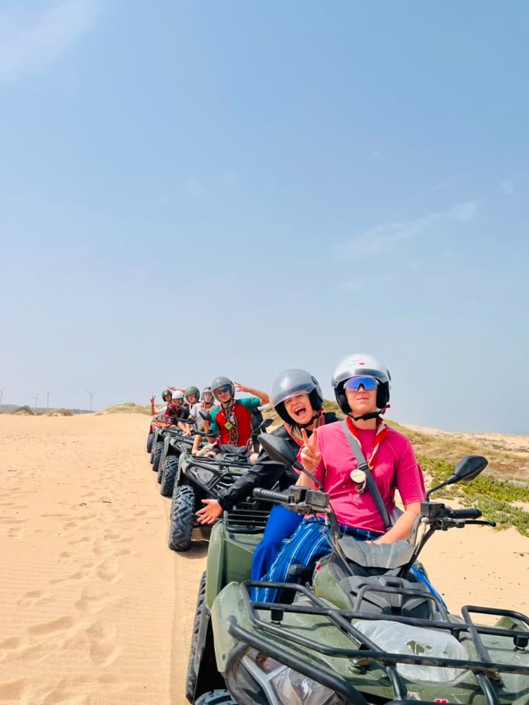 Aventure en quad à travers la forêt d'arganiers et les dunes près d'Essaouira